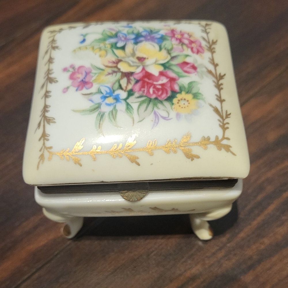 Vintage Floral Ceramic Trinket Box